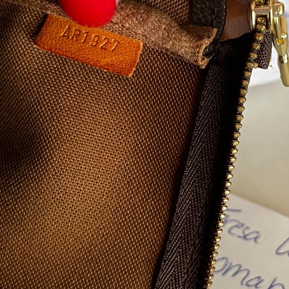 Louis Vuitton Pochette Accessories 1997 - Picture 2 of 16